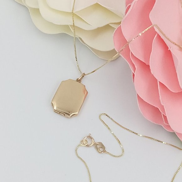 Vintage 10K YG Tiny Locket with Chain - Picture 3 of 15